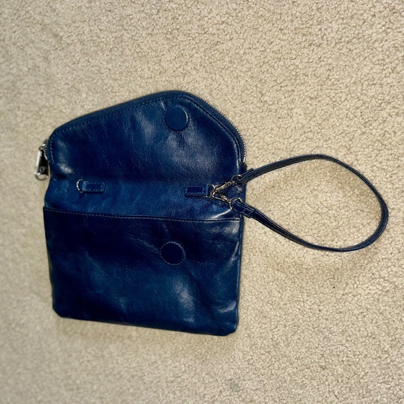 HOBO Daria wristlet navy blue - Picture 4 of 10